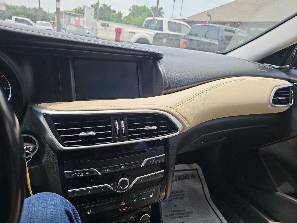 2018 INFINITI QX30 Image 26