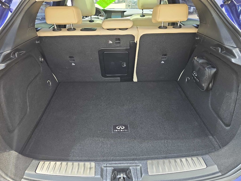 2018 INFINITI QX30 Image 35
