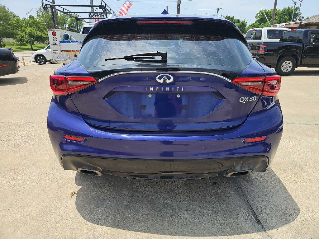 2018 INFINITI QX30 Image 5