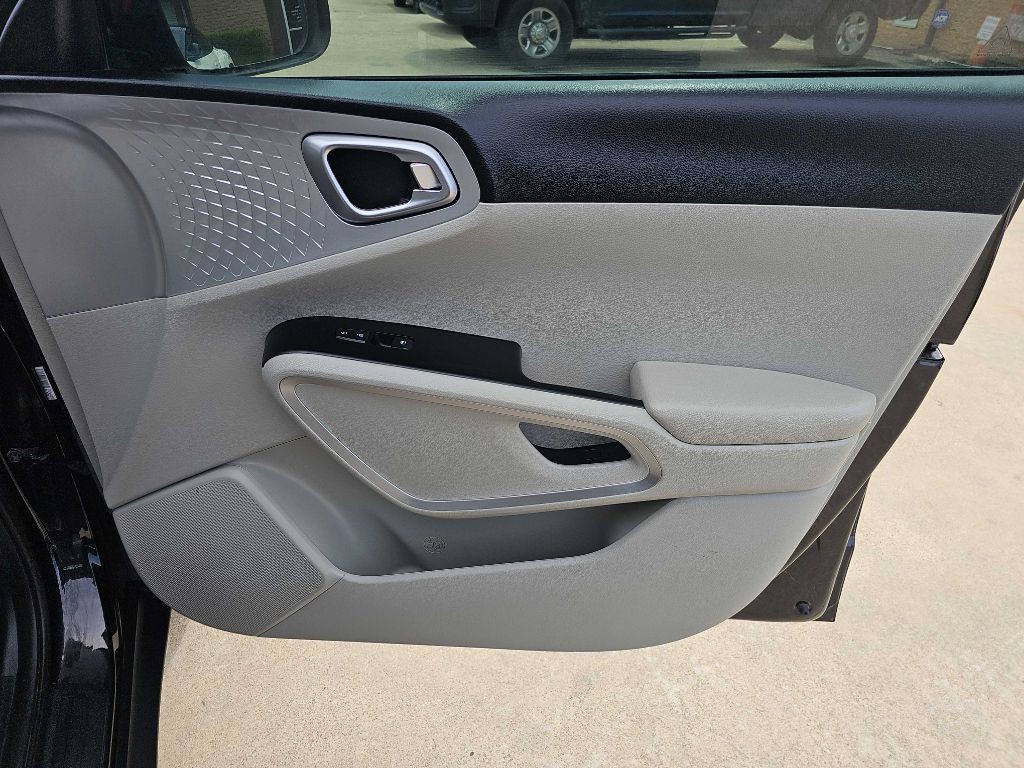 2023 Kia Soul Image 18