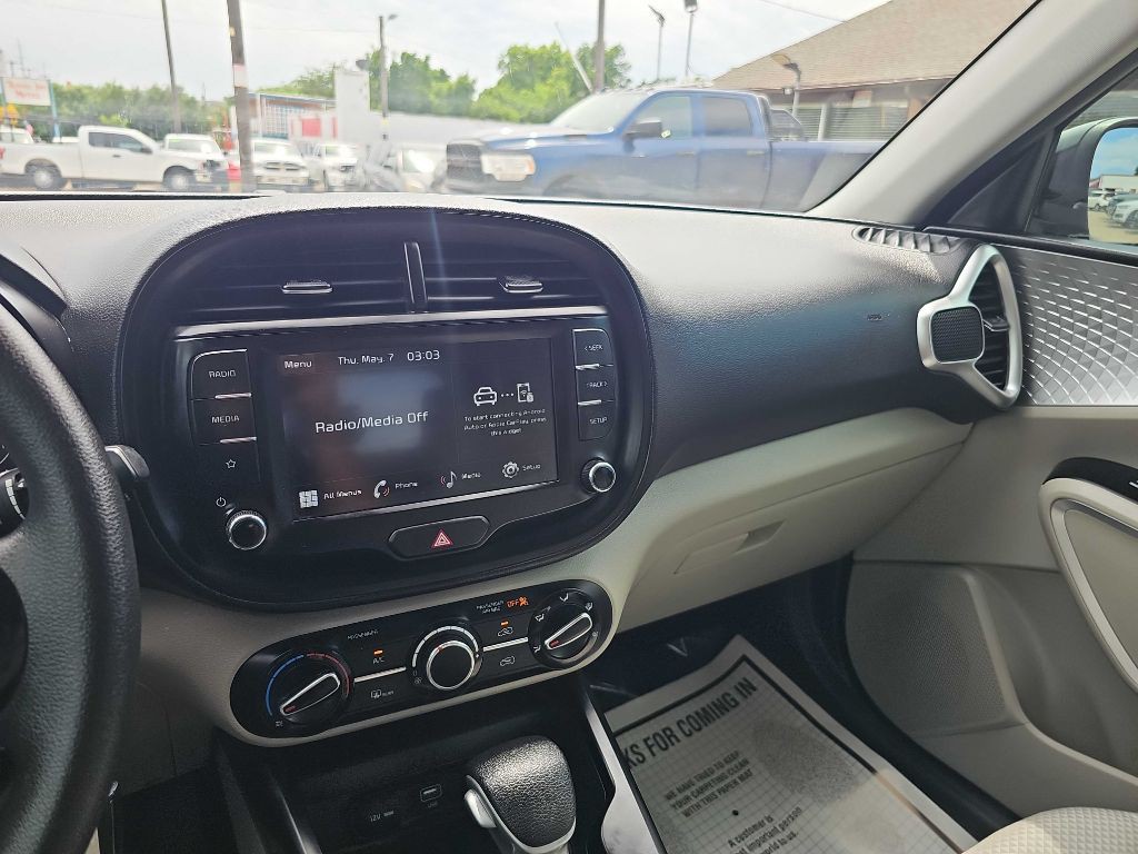 2023 Kia Soul Image 24