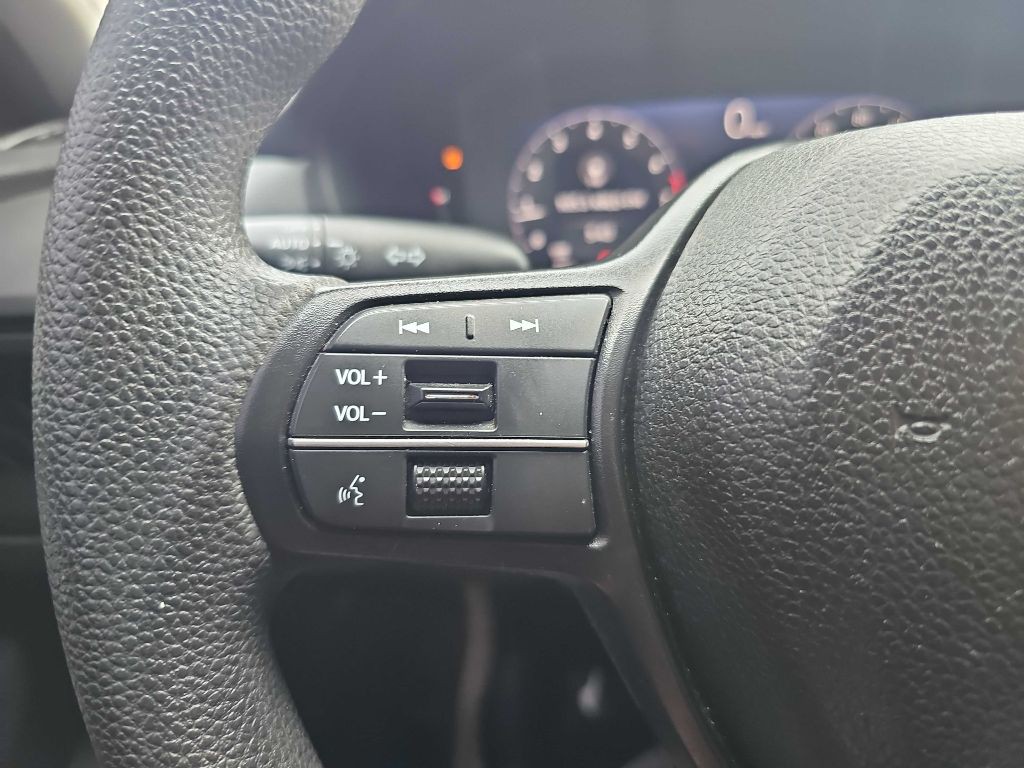 2023 Honda Accord Image 38