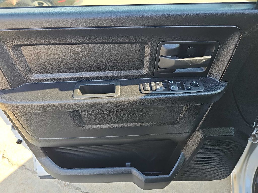 2023 RAM 1500 Image 9