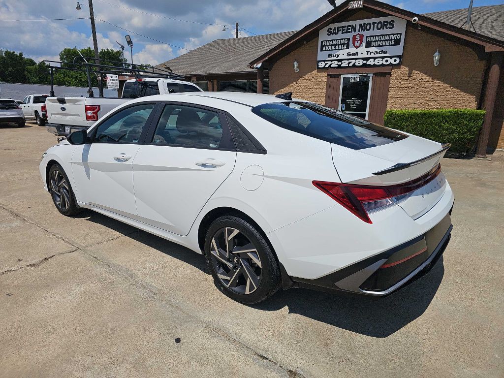2025 Hyundai Elantra Image 5