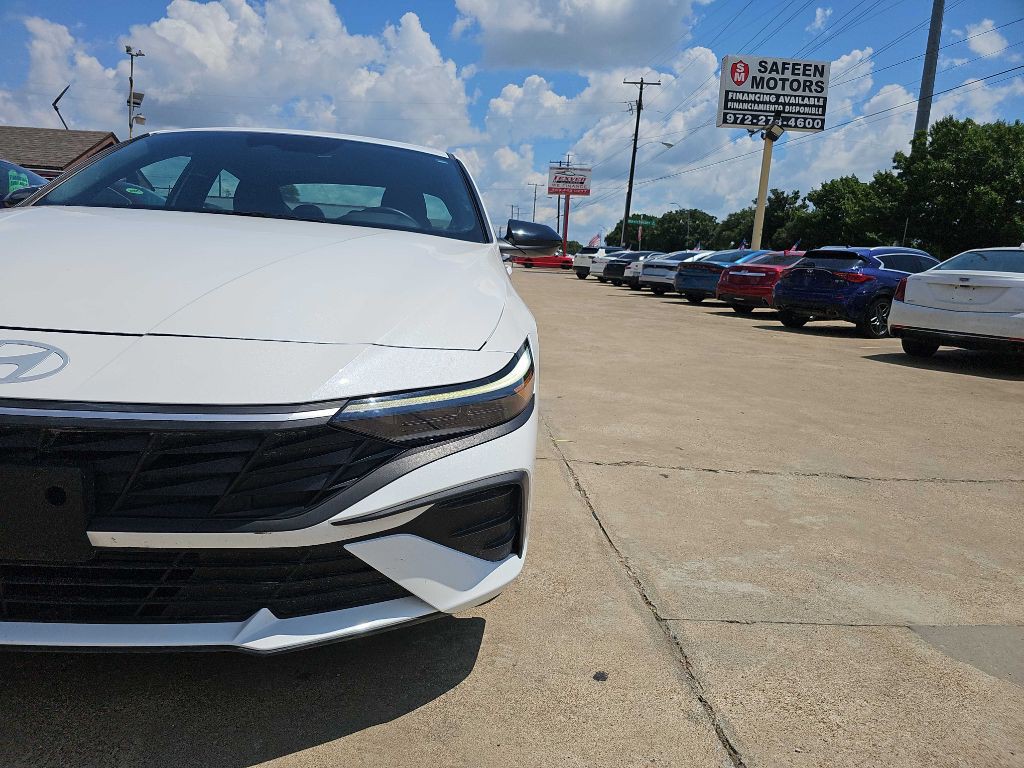 2025 Hyundai Elantra Image 9