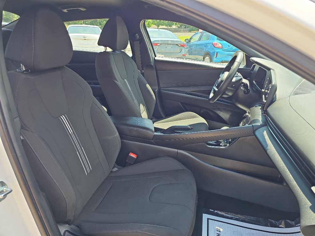 2025 Hyundai Elantra Image 19