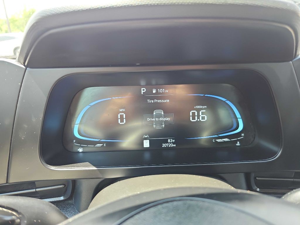 2025 Hyundai Elantra Image 25