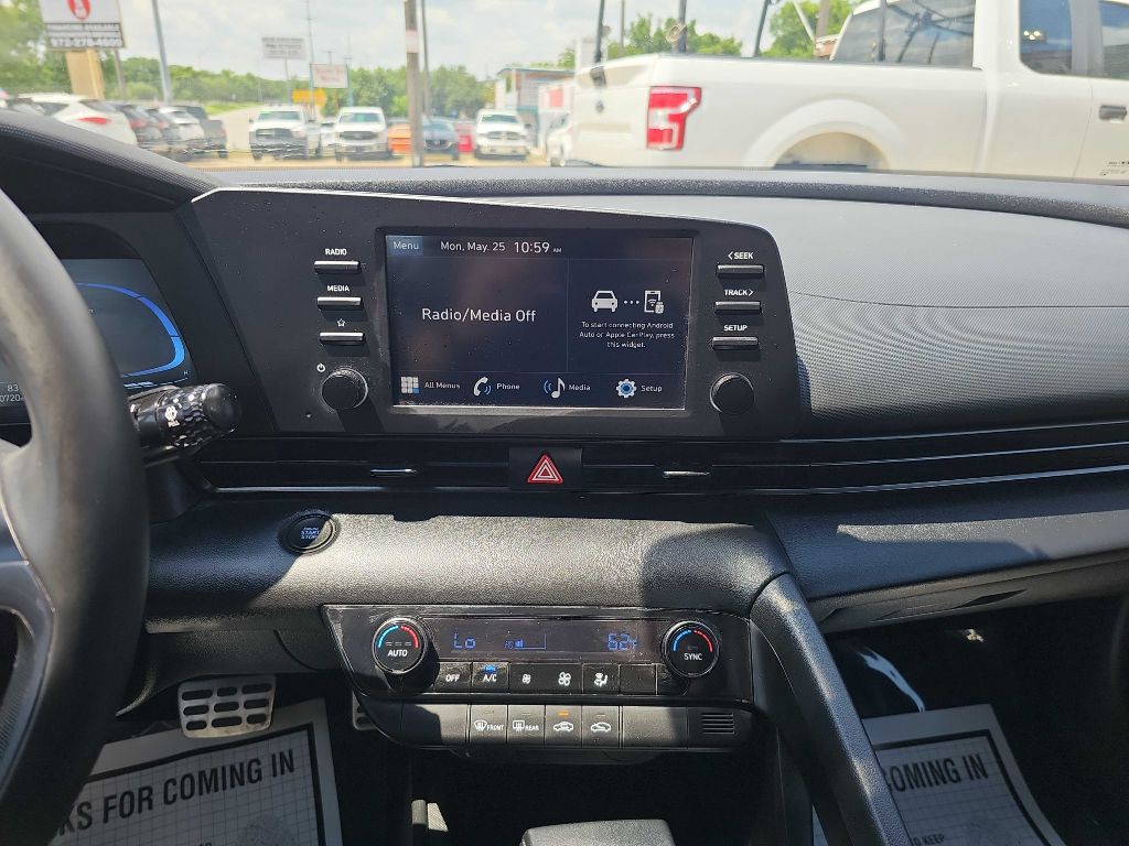 2025 Hyundai Elantra Image 26