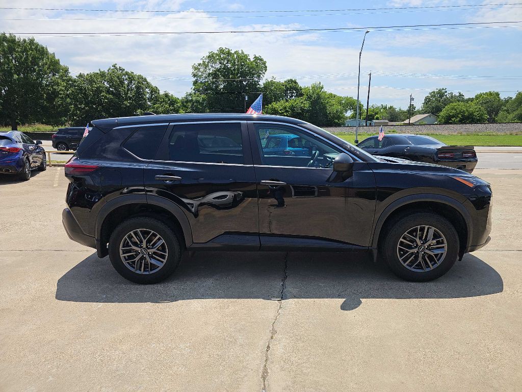 2023 Nissan Rogue Image 2