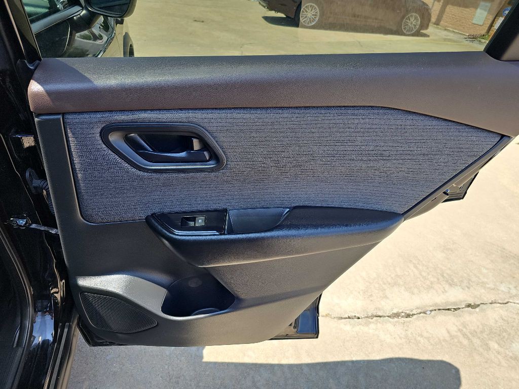 2023 Nissan Rogue Image 17