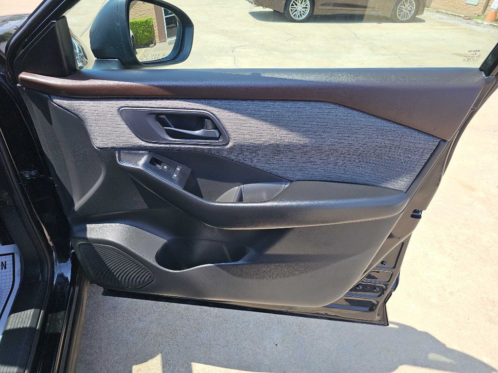 2023 Nissan Rogue Image 18