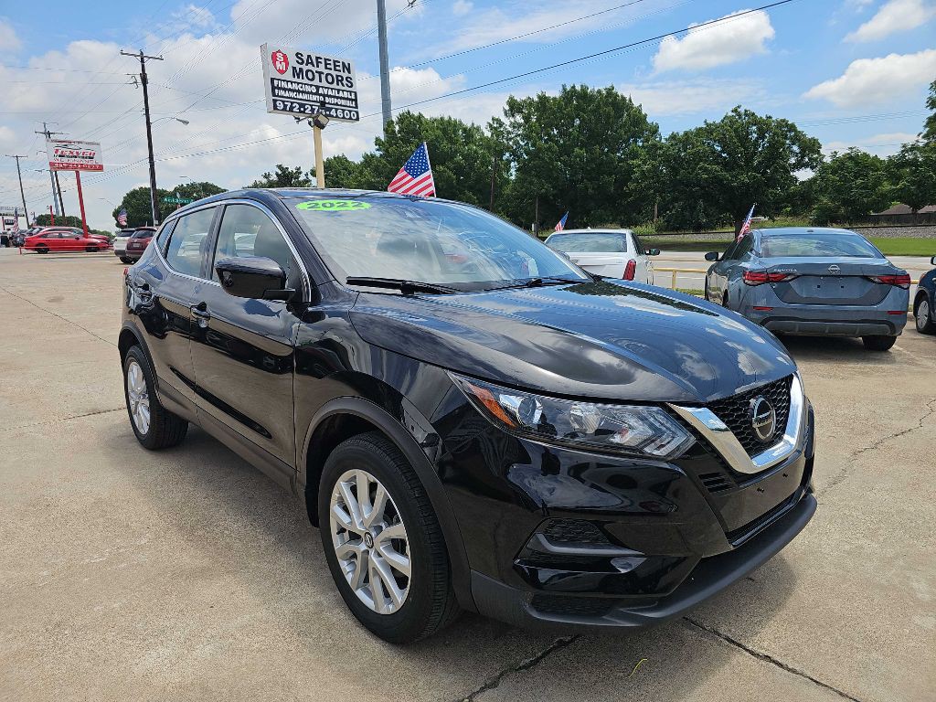 2022 Nissan Rogue Image 1
