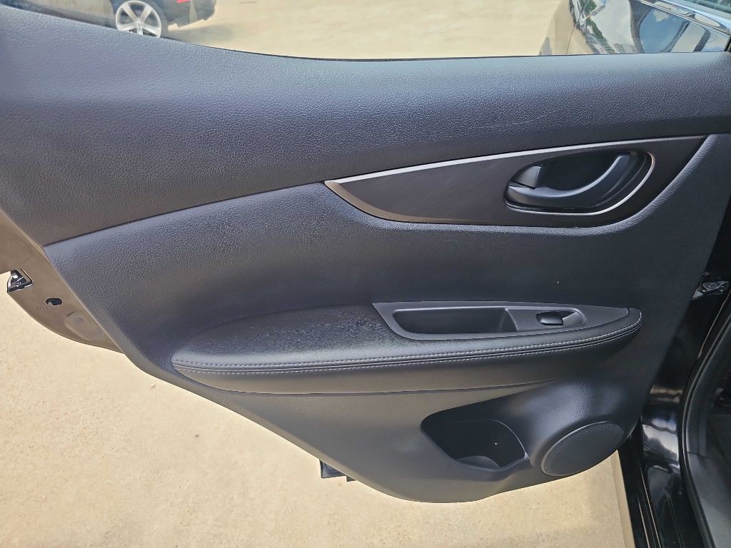 2022 Nissan Rogue Image 12