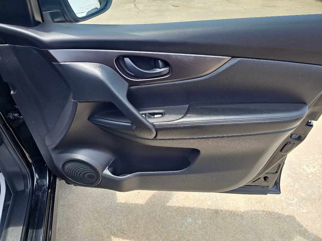 2022 Nissan Rogue Image 18