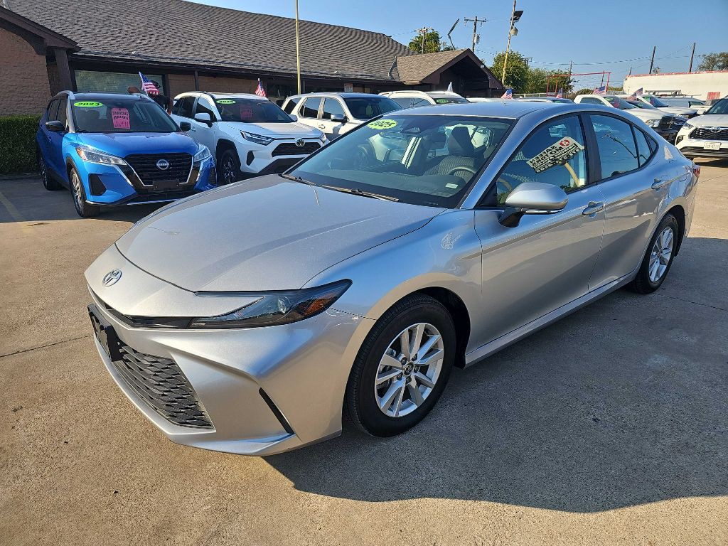 2025 Toyota Camry Image 2