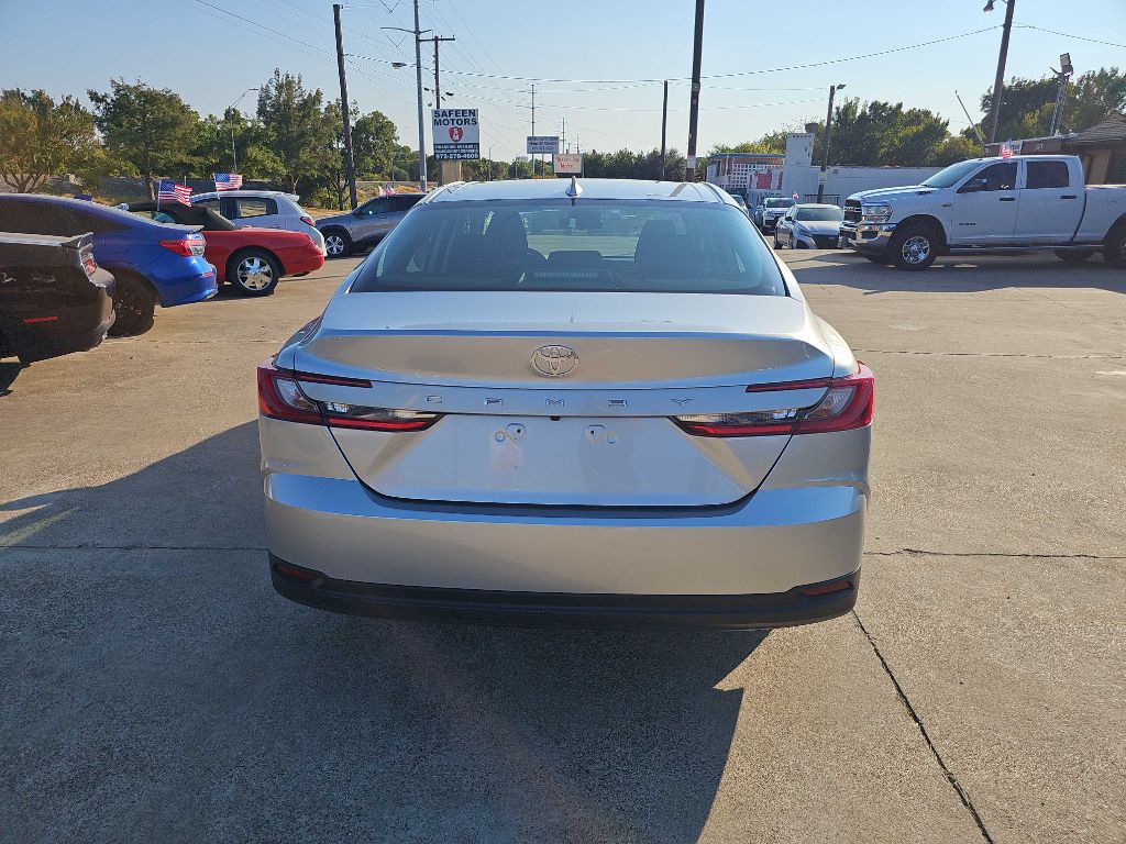 2025 Toyota Camry Image 4