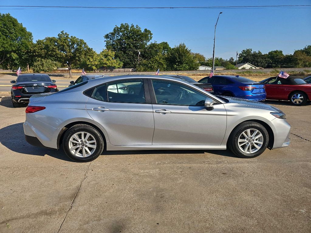 2025 Toyota Camry Image 5