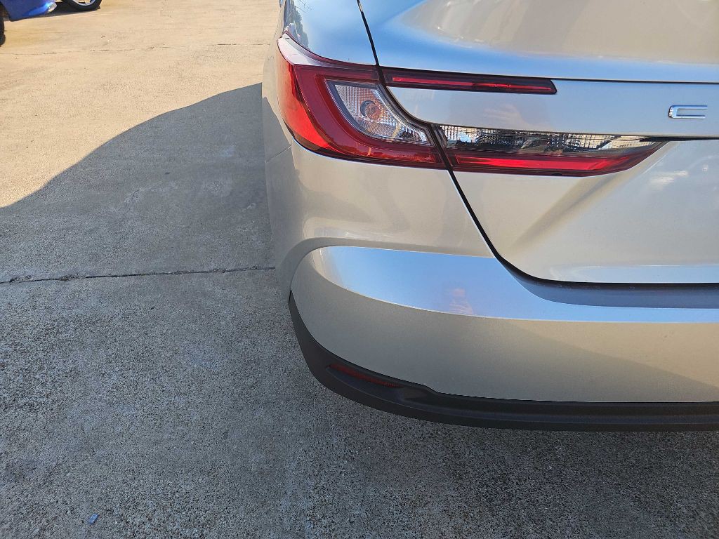 2025 Toyota Camry Image 9