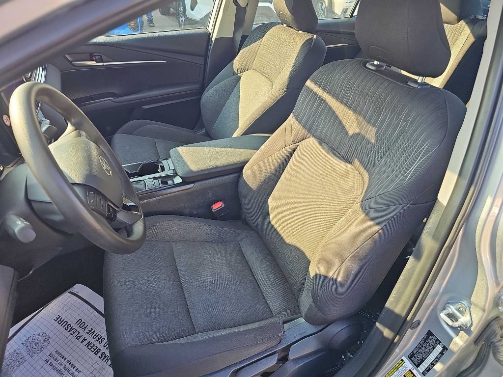 2025 Toyota Camry Image 12