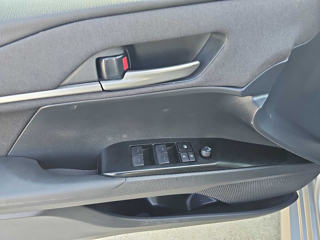2025 Toyota Camry Image 18