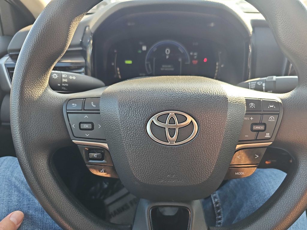 2025 Toyota Camry Image 20