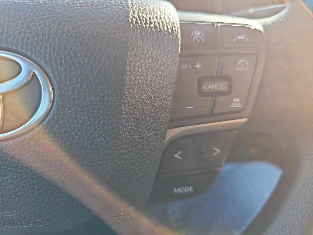 2025 Toyota Camry Image 23