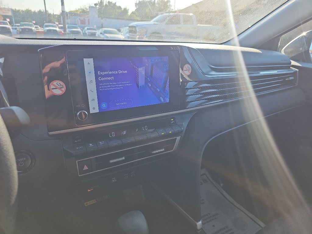 2025 Toyota Camry Image 24