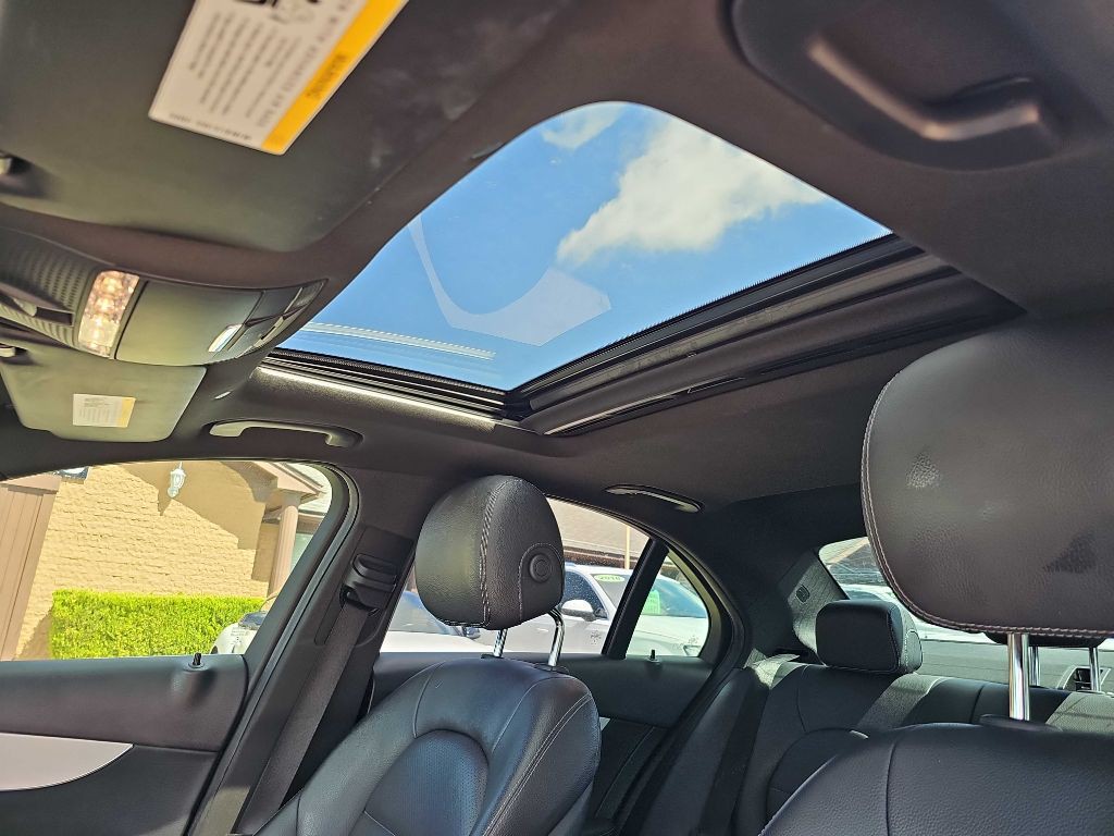 2021 Mercedes-Benz C-Class Image 32