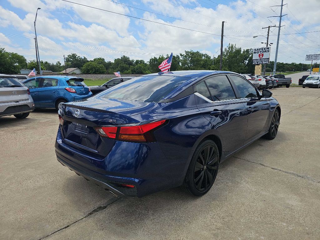 2021 Nissan Altima Image 2