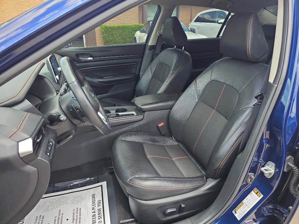 2021 Nissan Altima Image 17