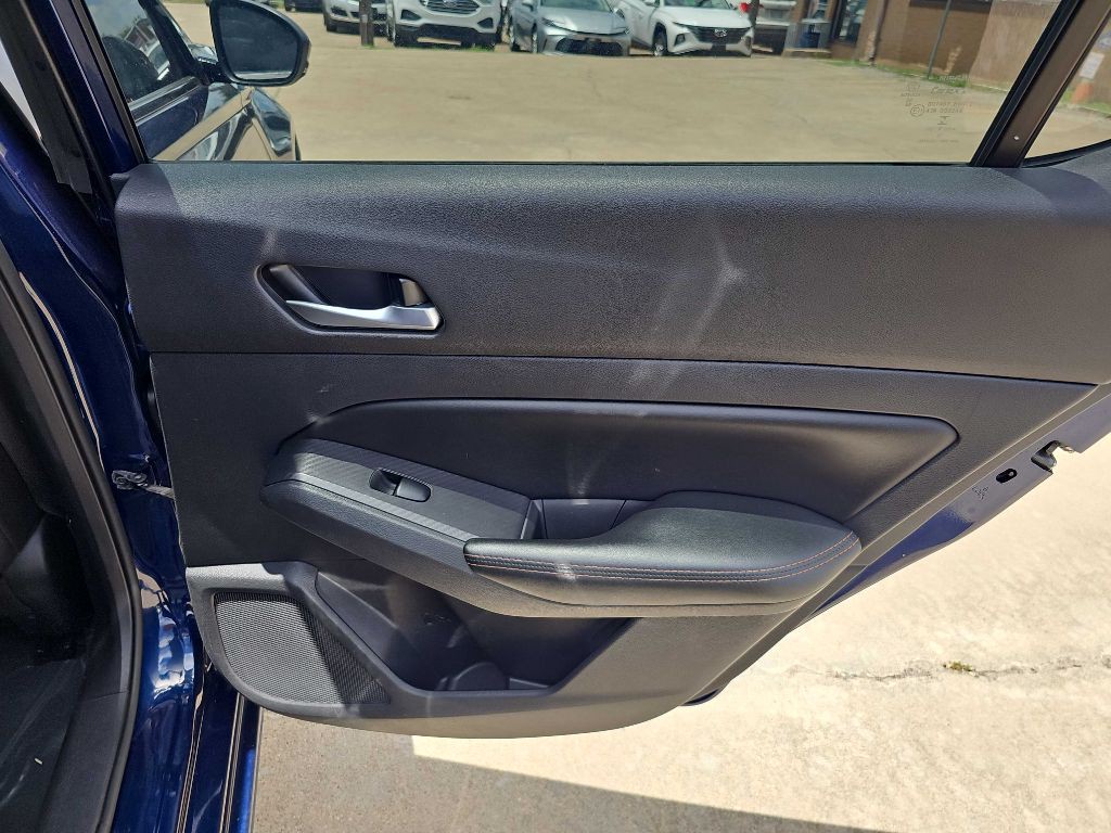 2021 Nissan Altima Image 21