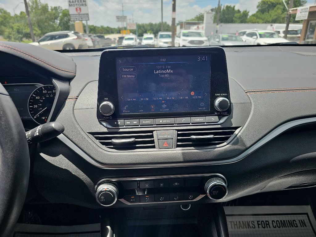 2021 Nissan Altima Image 30
