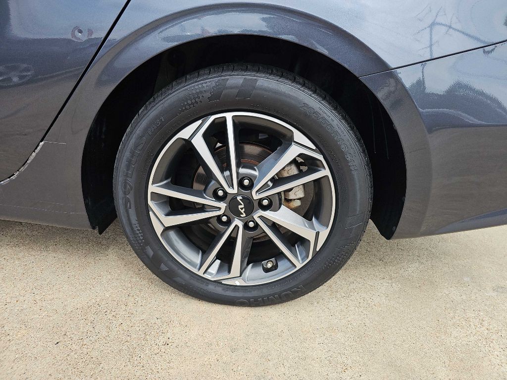 2023 Kia Forte Image 11