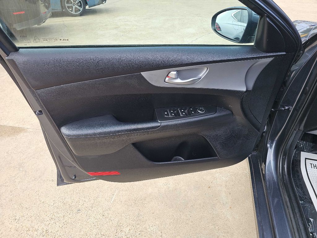 2023 Kia Forte Image 12