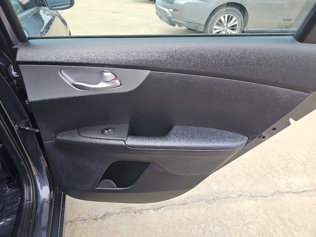 2023 Kia Forte Image 16