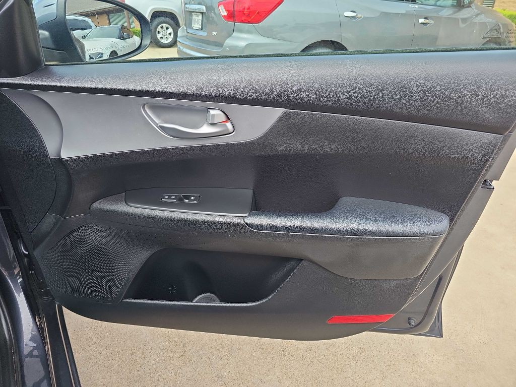 2023 Kia Forte Image 18