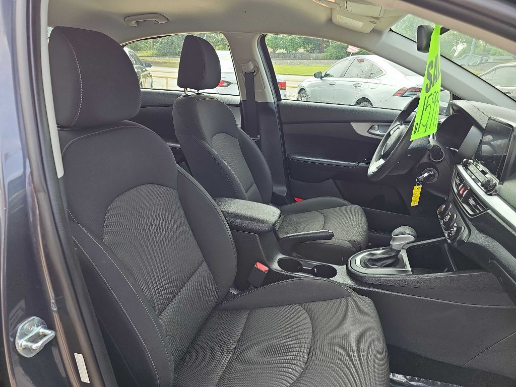 2023 Kia Forte Image 19
