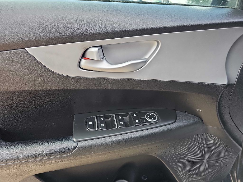 2023 Kia Forte Image 20
