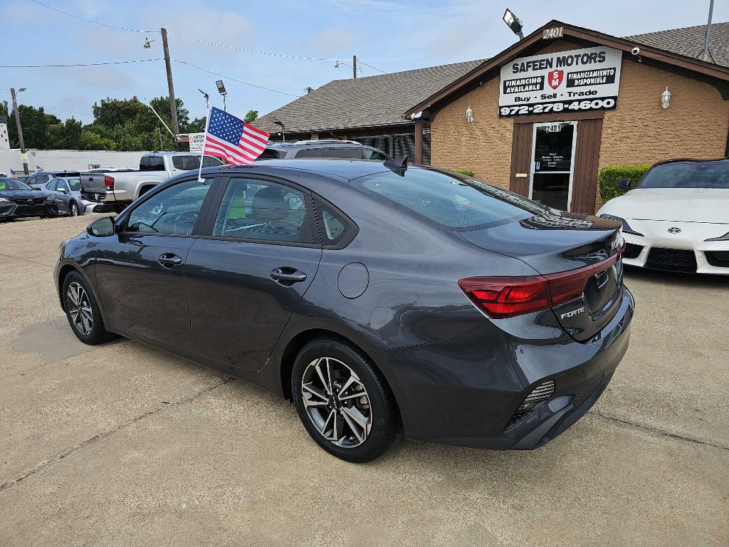 2023 Kia Forte Image 3