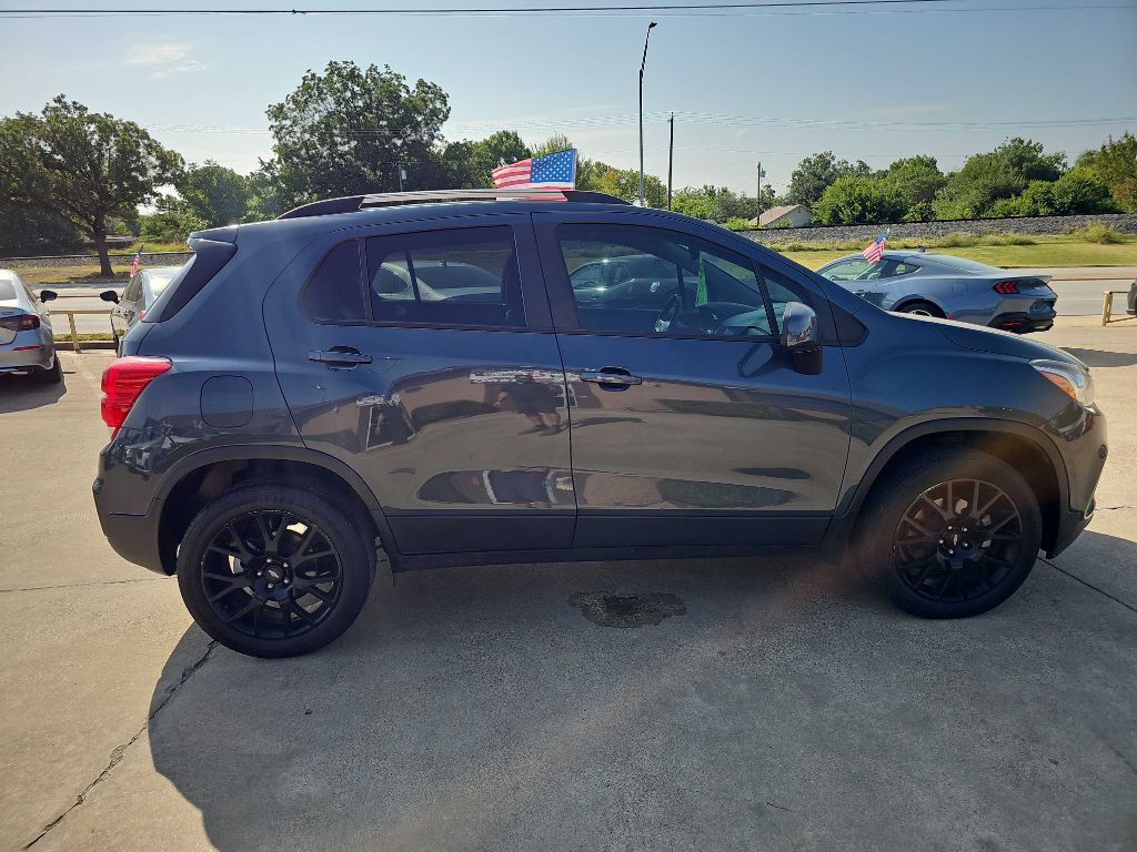 2022 Chevrolet Trax Image 2