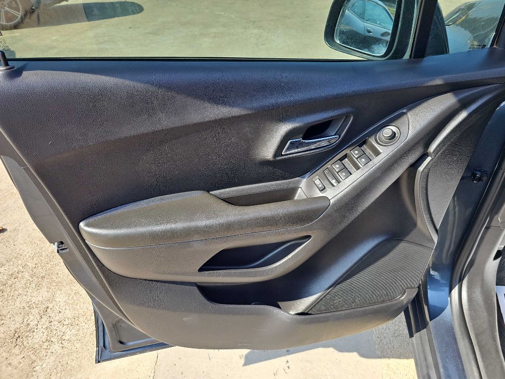 2022 Chevrolet Trax Image 12