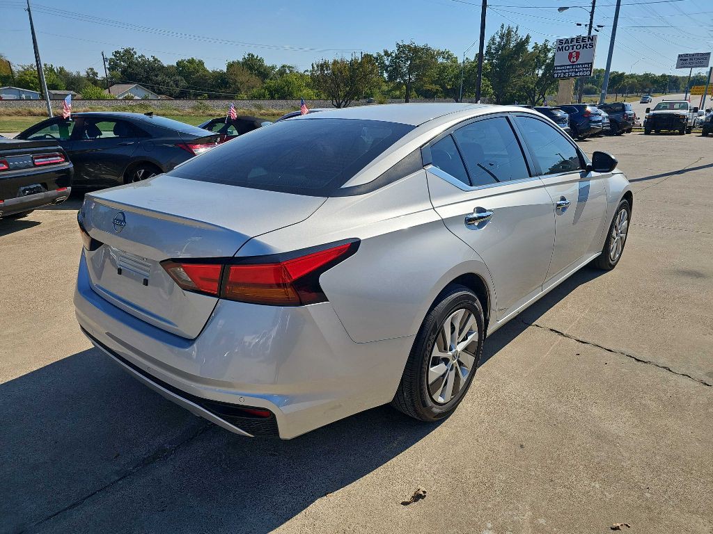 2024 Nissan Altima Image 4