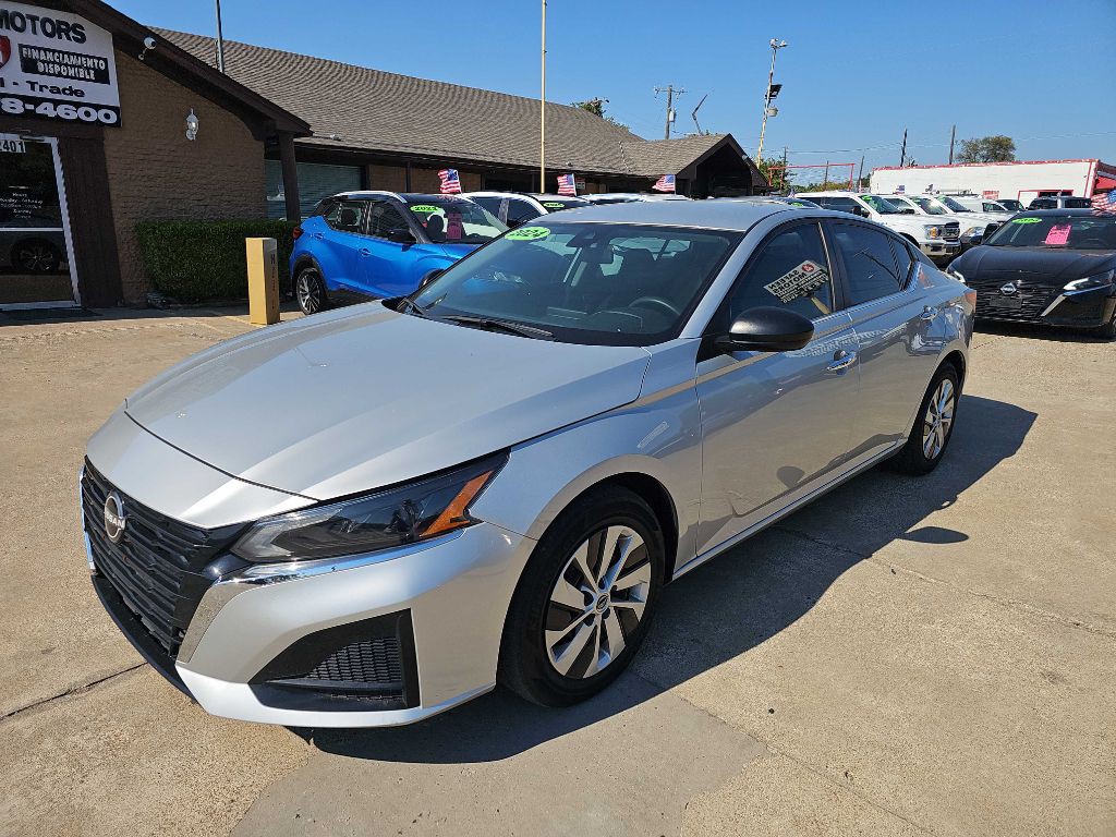 2024 Nissan Altima Image 7