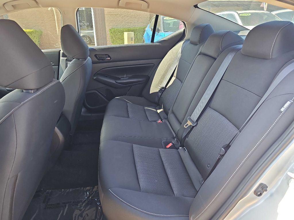 2024 Nissan Altima Image 13