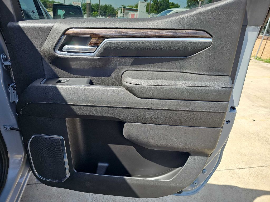 2024 GMC Sierra Image 16