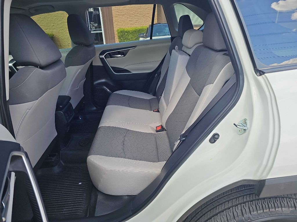 2025 Toyota Rav4 Image 15