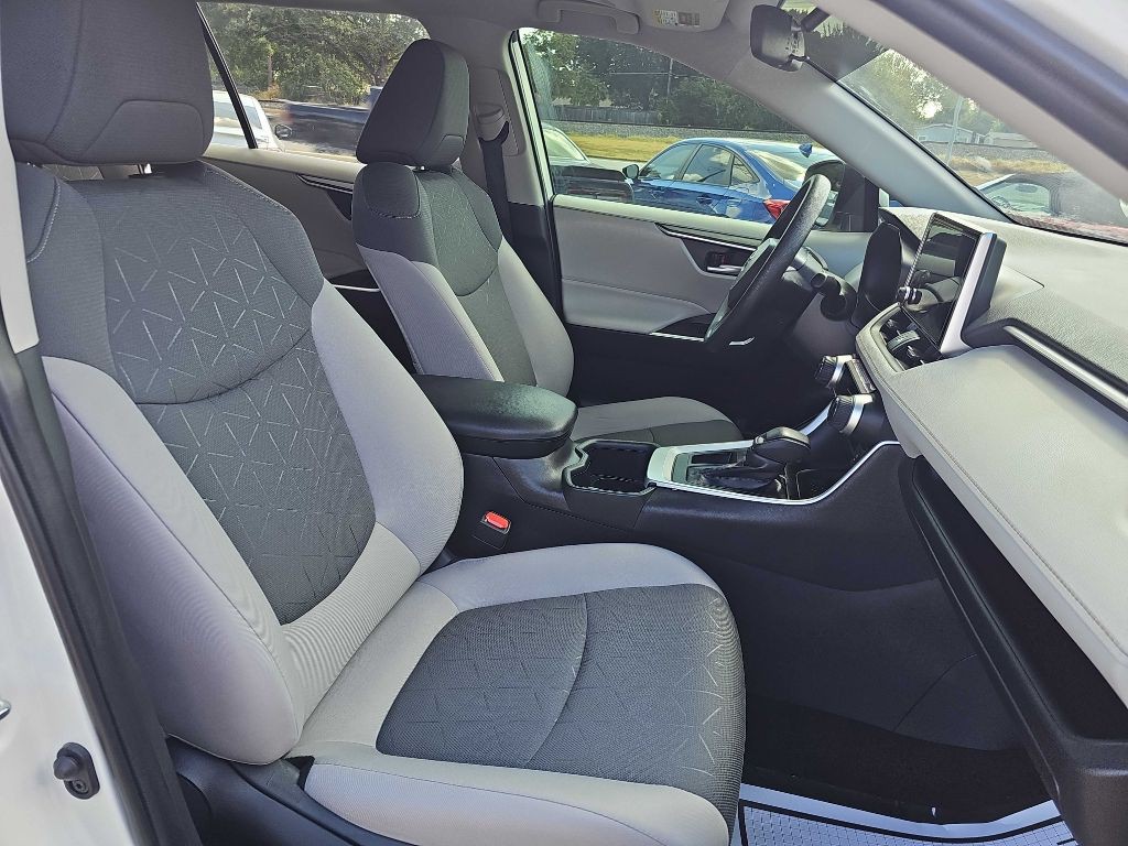 2025 Toyota Rav4 Image 19