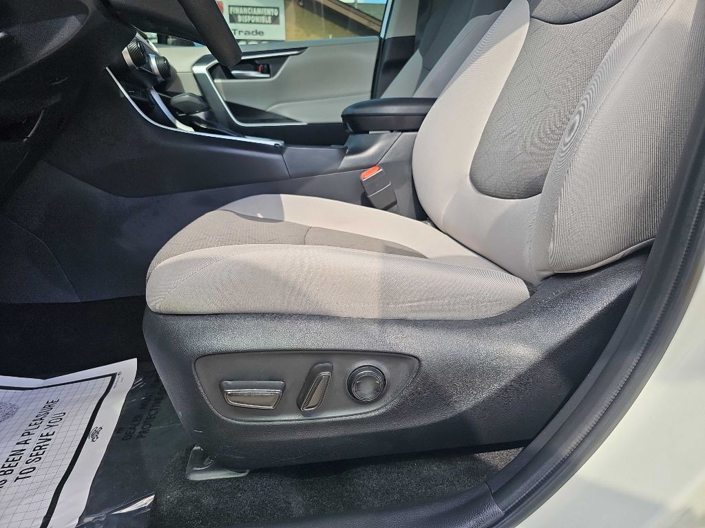 2025 Toyota Rav4 Image 21