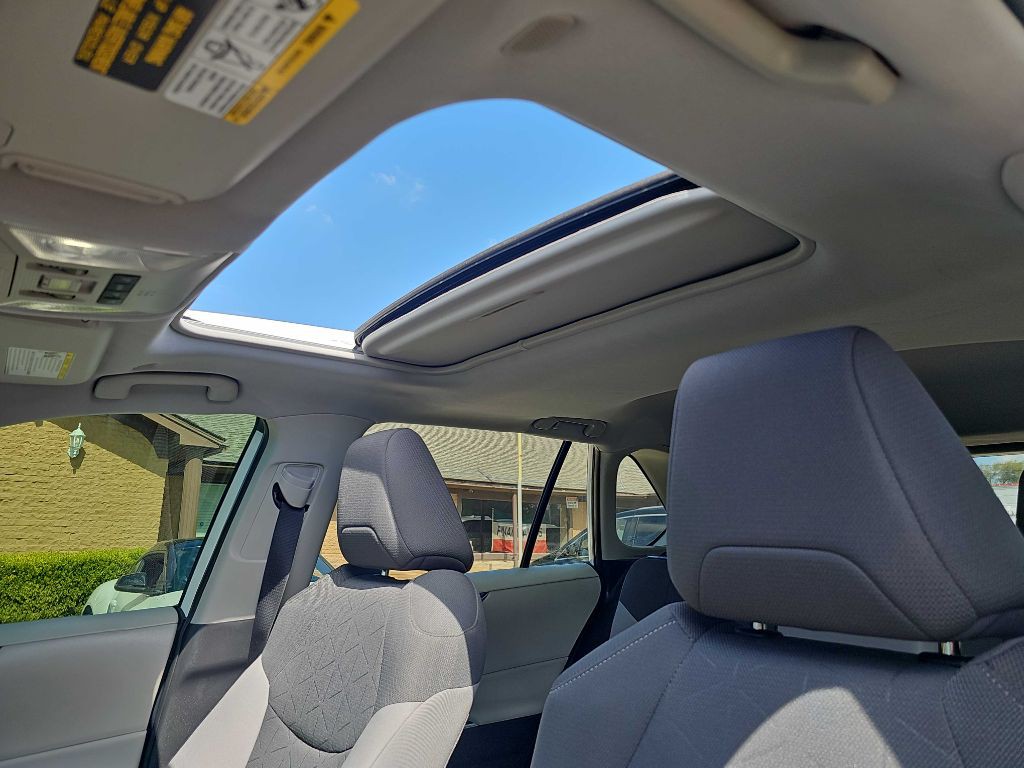 2025 Toyota Rav4 Image 36