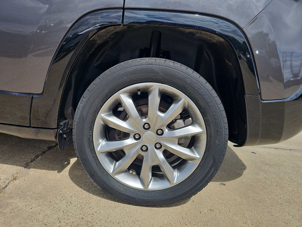 2018 Jeep Cherokee Image 11